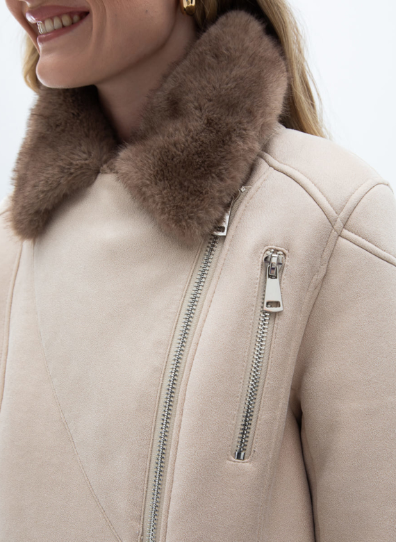 Женская дубленка из эко кожи с отделкой из эко меха