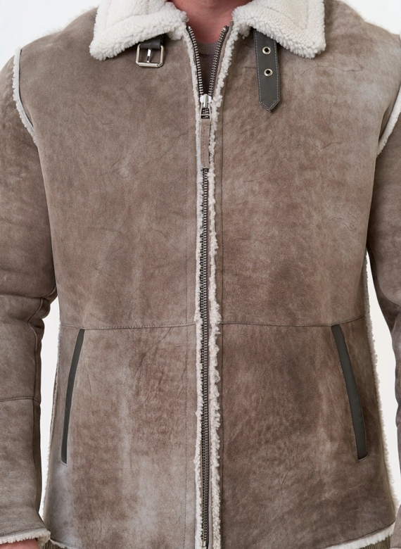 Светлая мужская дубленка