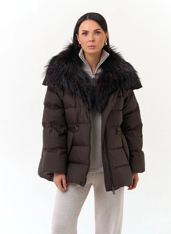 Женский пуховик с мехом чернобурки на воротнике фото