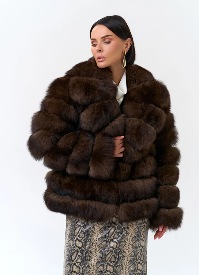Короткая шуба из меха песца с английским воротником модель № 33759 универмаг малина