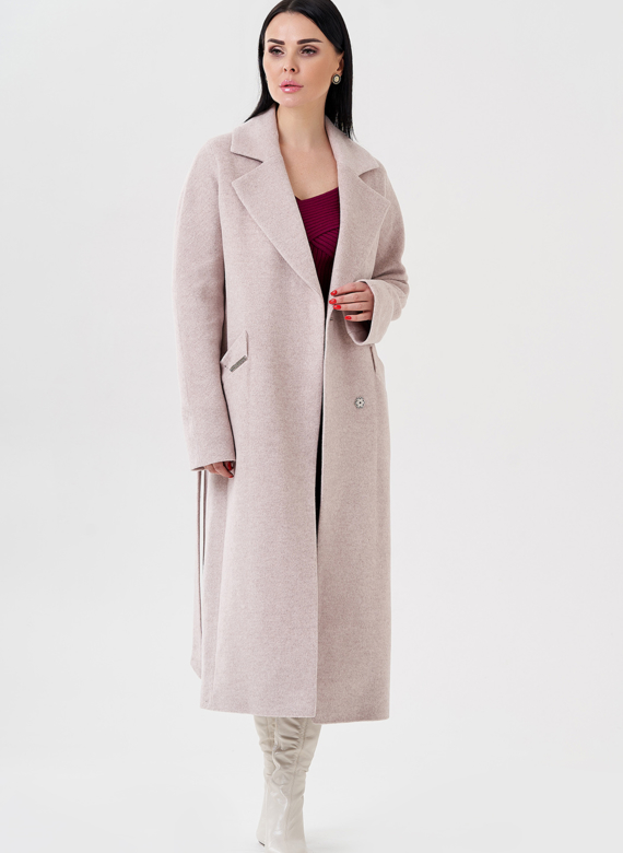 Светлое женское пальто с поясом