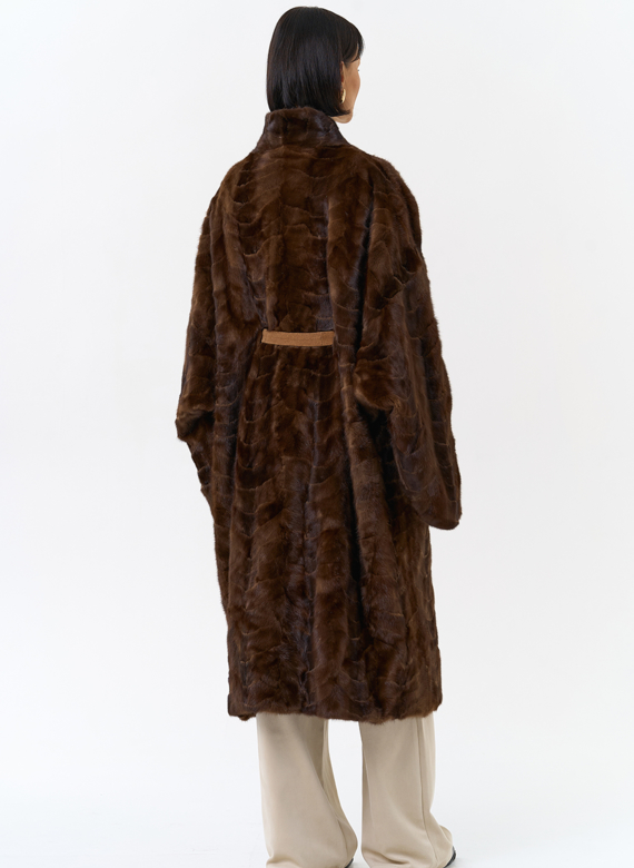 Шуба из меха норки с поясом