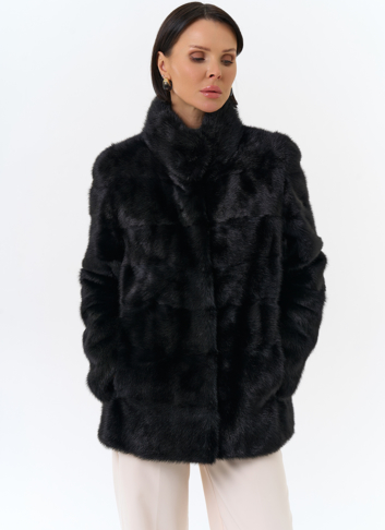 Укороченная норковая шуба с воротником стойкой черного цвета 
