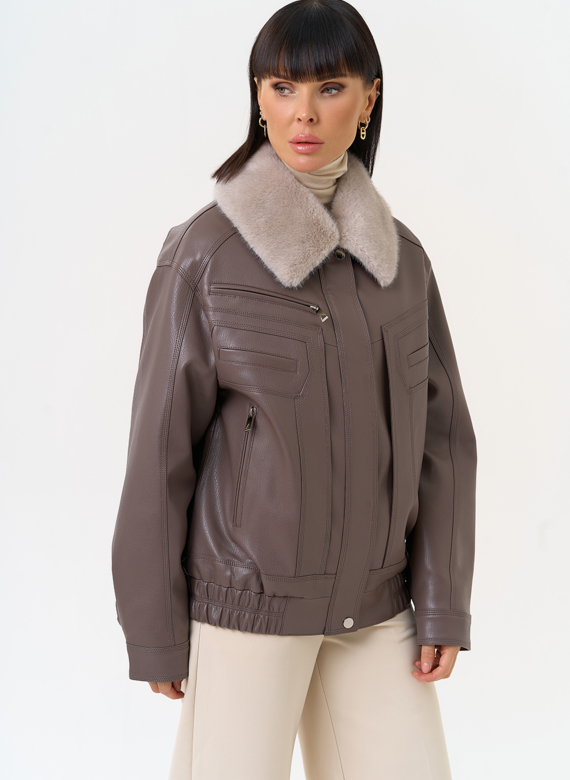 Женская утепленная куртка из эко кожи в бежевом цвете