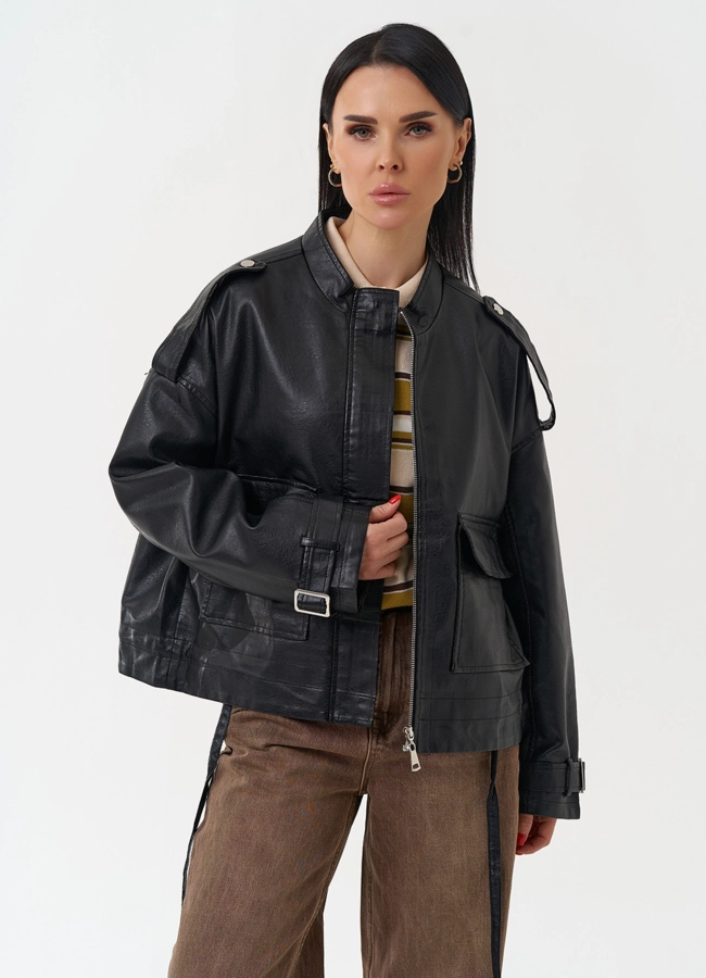 Женская куртка из эко кожи черного цвета модель № 30397 меха малина