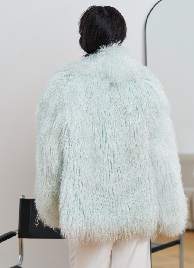 фото Женская шуба из меха ламы модель № 31040