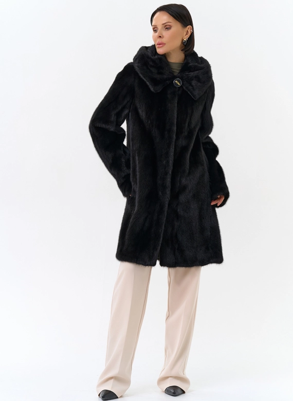 Шуба из норки с капюшоном черного цвета фото
