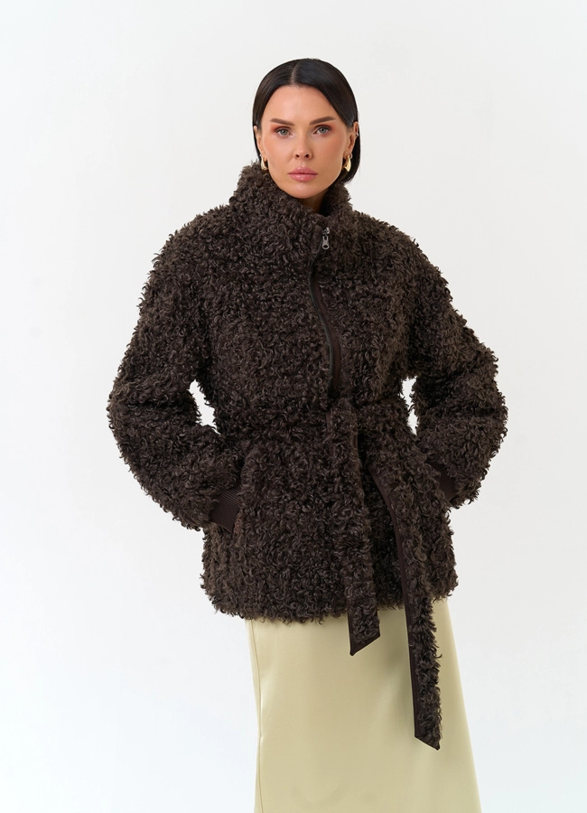 Женская дубленка из эко замши модель № 33930 меха малина фото